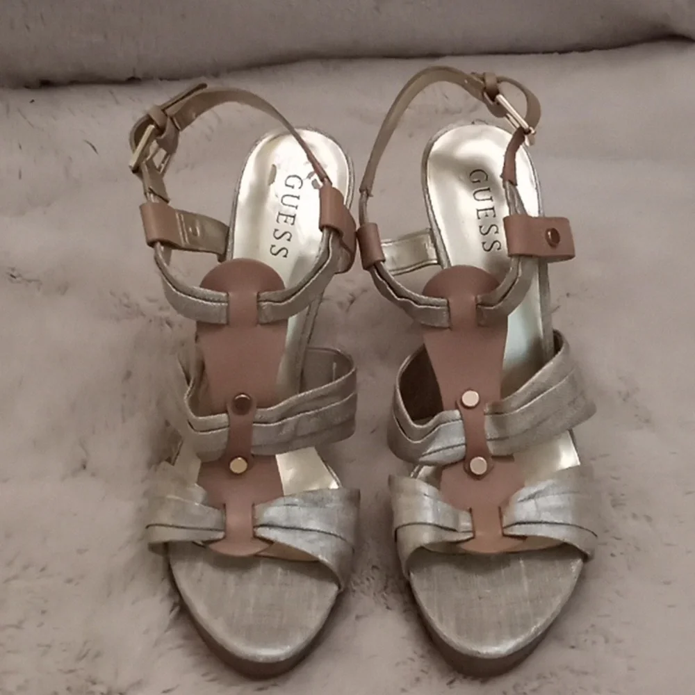 Guess Classic Neutral Linen Tan and Gold Shimmer Coastal Old Money Platform Heel